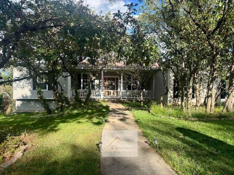 523 Pluto Dr - Photo 3 of 41