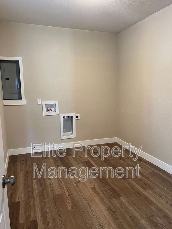713 W Abriendo Ave #A - Photo 4 of 8