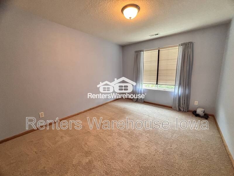 1400 S 52nd St #67 - Photo 5 of 13