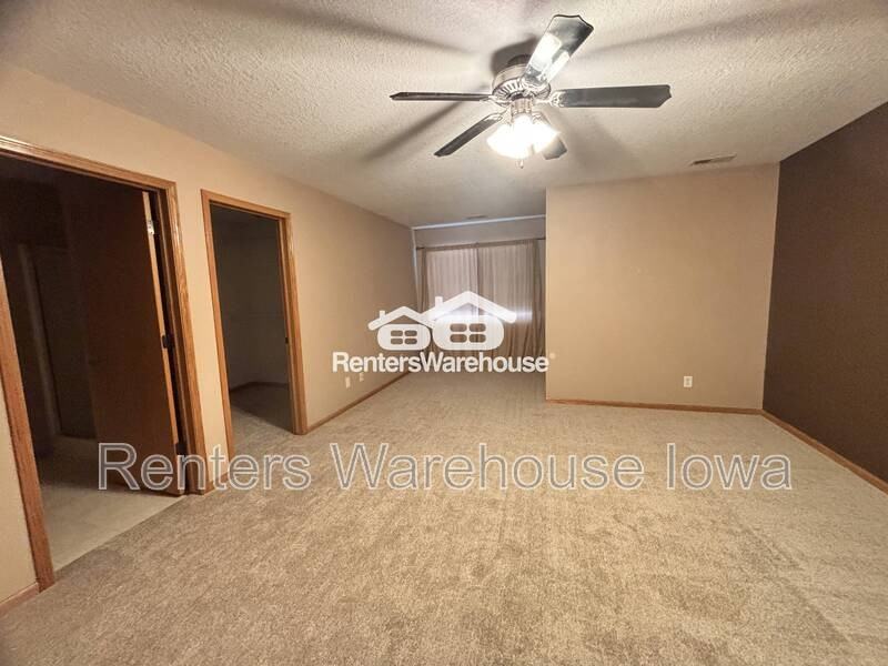 1400 S 52nd St #67 - Photo 7 of 13