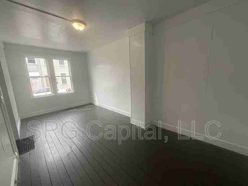 139 Cedar St - Photo 3 of 10