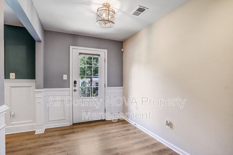 2908 Pinebrook Rd - Photo 4 of 46