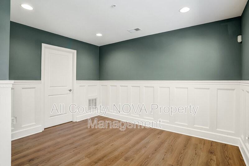 2908 Pinebrook Rd - Photo 5 of 46