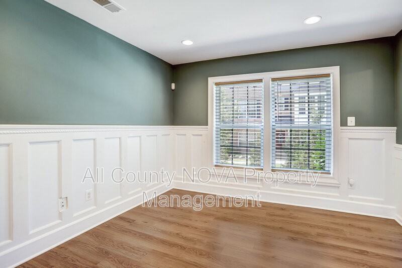 2908 Pinebrook Rd - Photo 6 of 46
