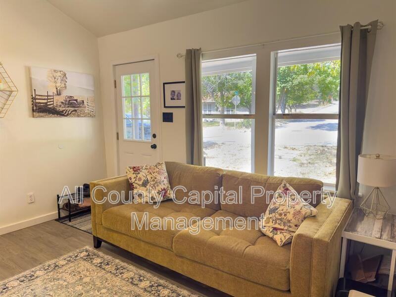 1335 Belvin St - Photo 3 of 20