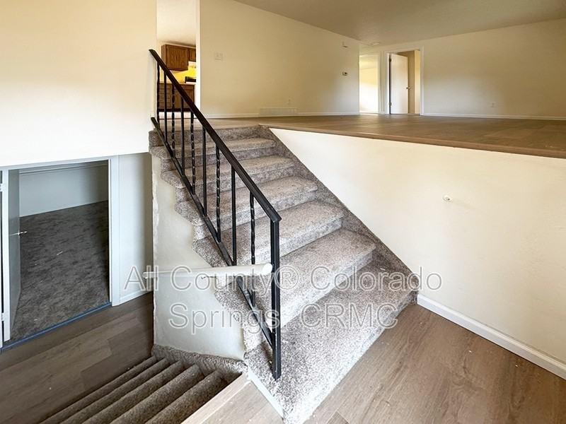 1389 Commanchero Ct - Photo 2 of 28