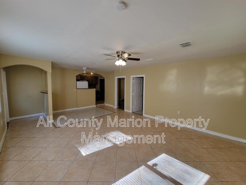 3914 Se 17th Ave #B - Photo 2 of 9