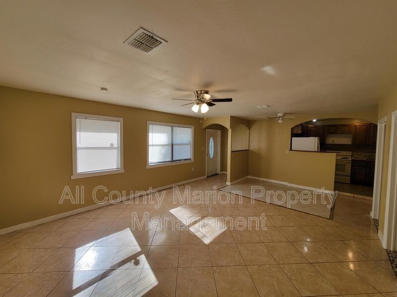 3914 Se 17th Ave #B - Photo 3 of 9