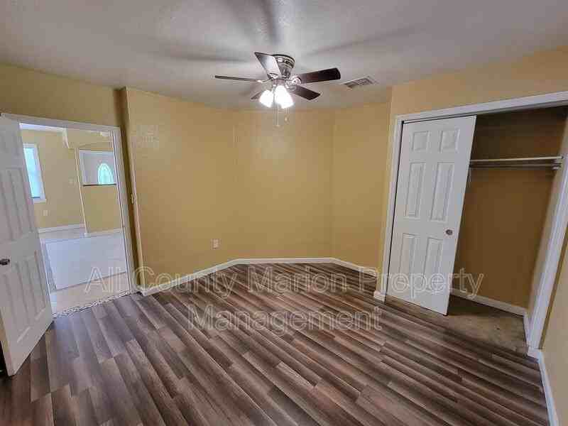 3914 Se 17th Ave #B - Photo 7 of 9
