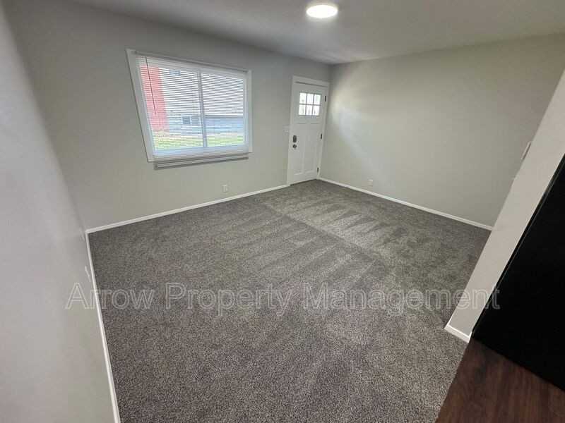 2933 P St #1 - Photo 3 of 10