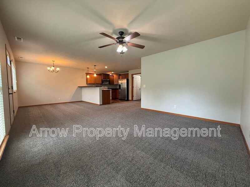 4411 Lincoln Street - Photo 3 of 22