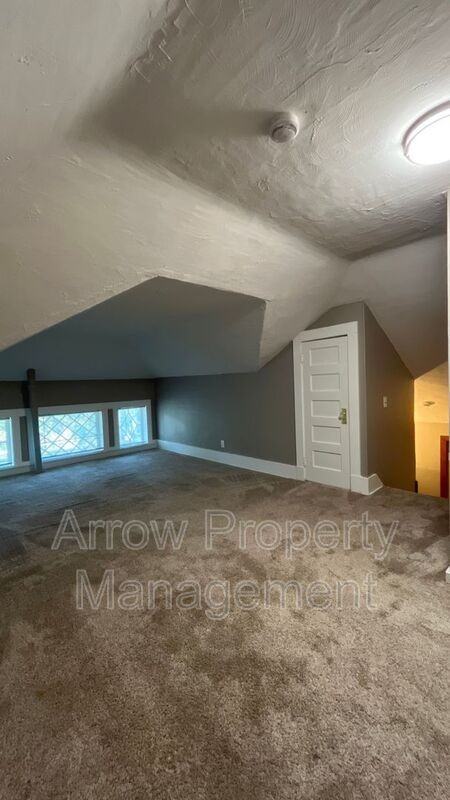 1801 E St #4 - Photo 5 of 10