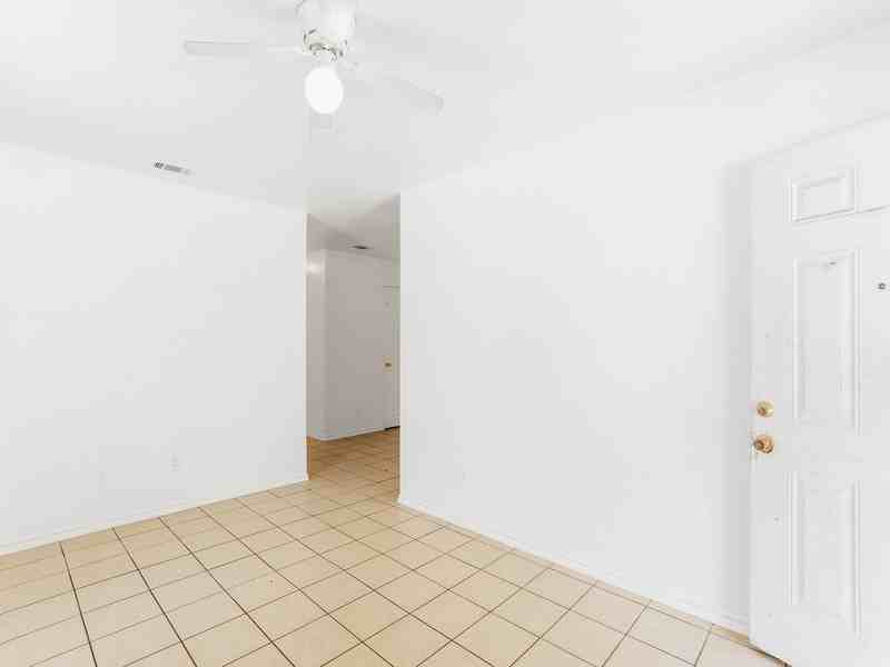 313 Isbell Road - Photo 5 of 23