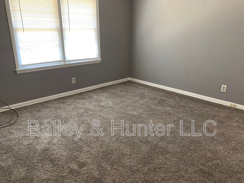 1421 Adele Ave Sw - Photo 5 of 11