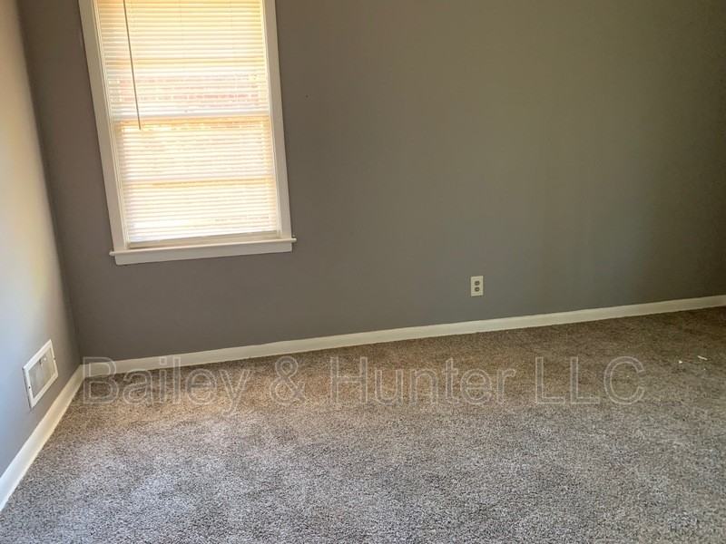 1421 Adele Ave Sw - Photo 6 of 11