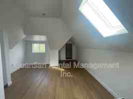 featured image of 245 Mcintyre St #3