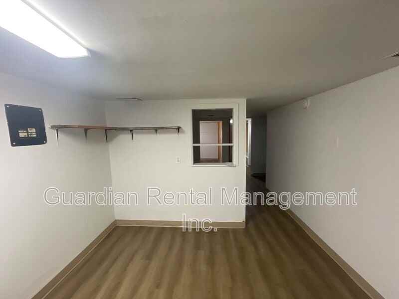 179 Frederica St E #6 - Photo 3 of 10