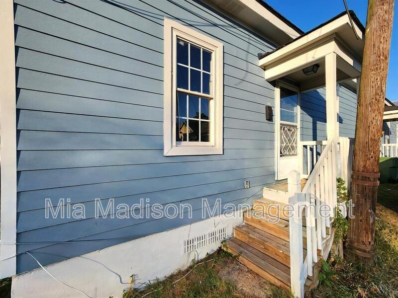 620 W Anderson Ln - Photo 2 of 15