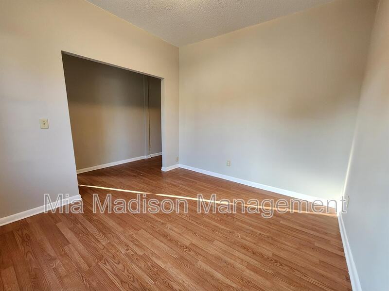 620 W Anderson Ln - Photo 4 of 15