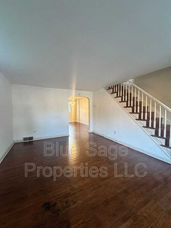 545 S 4th St - Photo 3 of 29