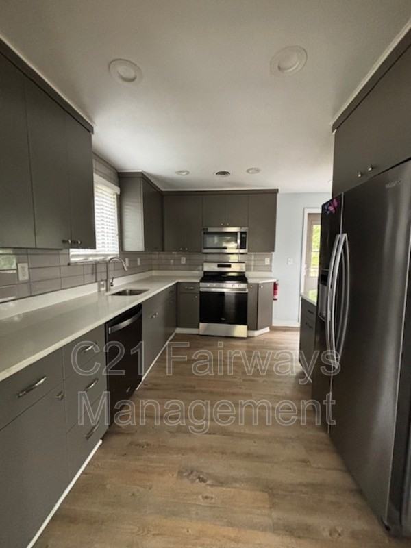 12270 Adams Dr - Photo 3 of 9