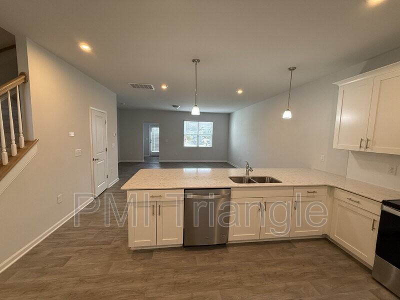 67 Blakley Street - Photo 4 of 11