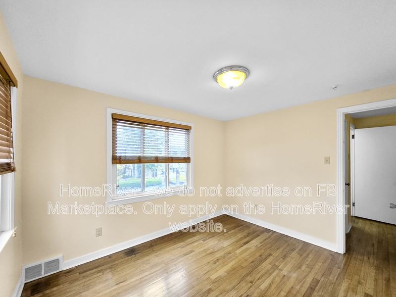 5508 Forbes Ave - Photo 4 of 20