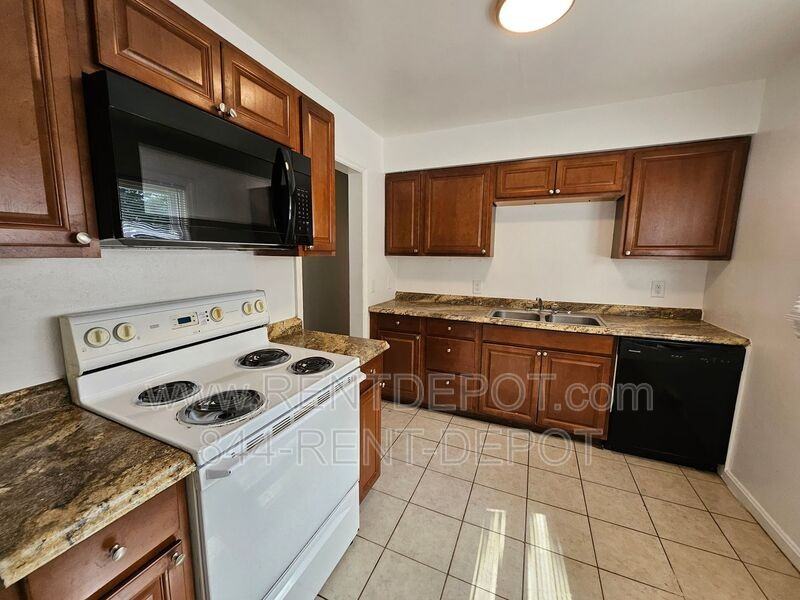 837 Prosperity Ave - Photo 4 of 9