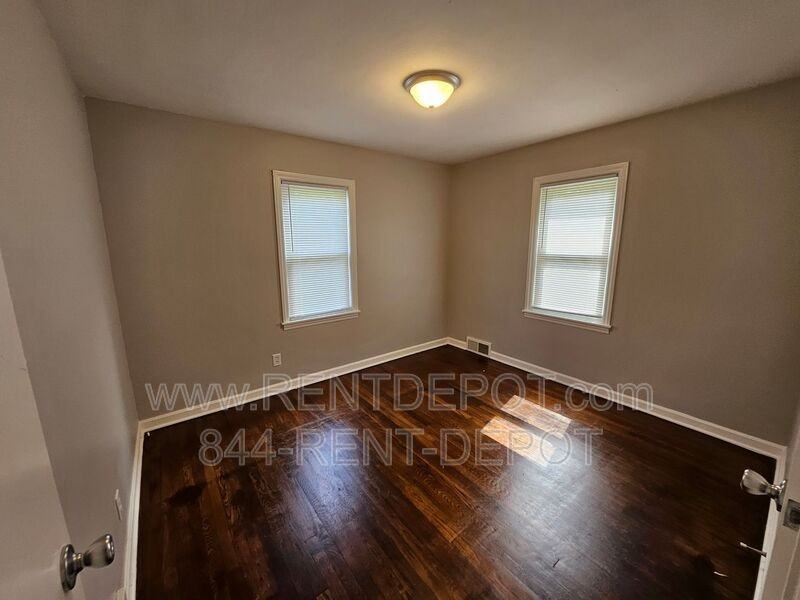 837 Prosperity Ave - Photo 6 of 9