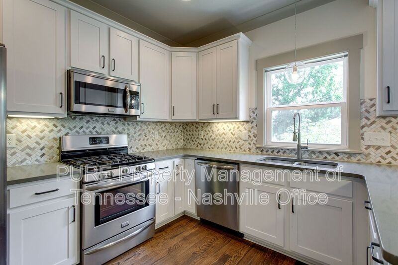 2112A 14th Ave N - Photo 3 of 31