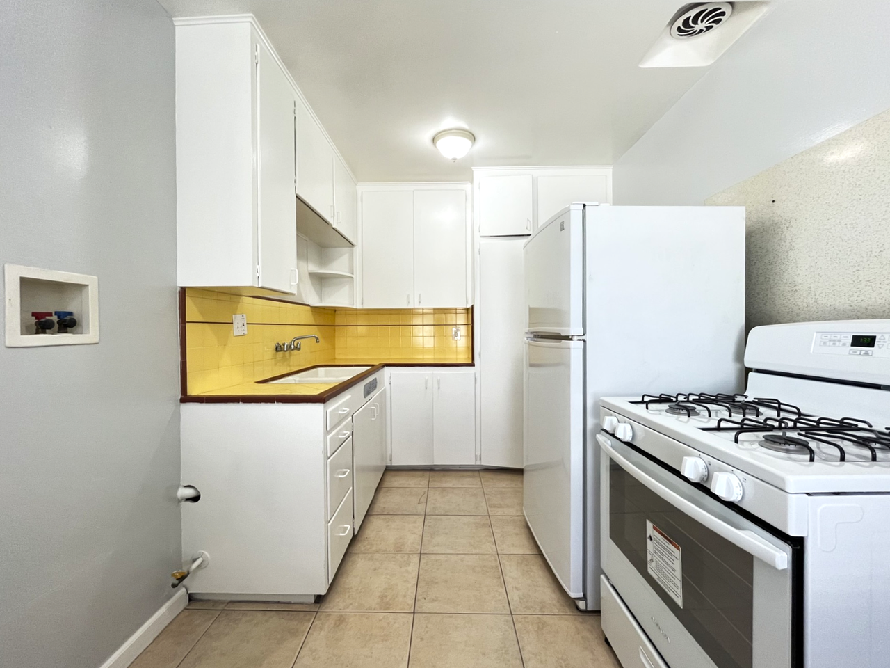 1287 North Sierra Way - Photo 3 of 14