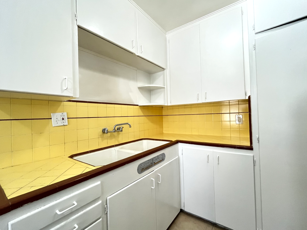 1287 North Sierra Way - Photo 7 of 14