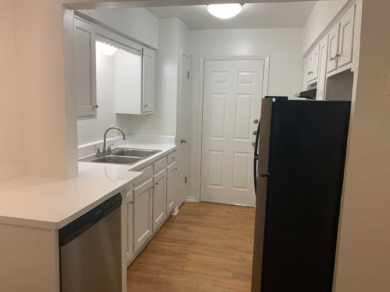 Tarrytown Flats - Photo 3 of 31