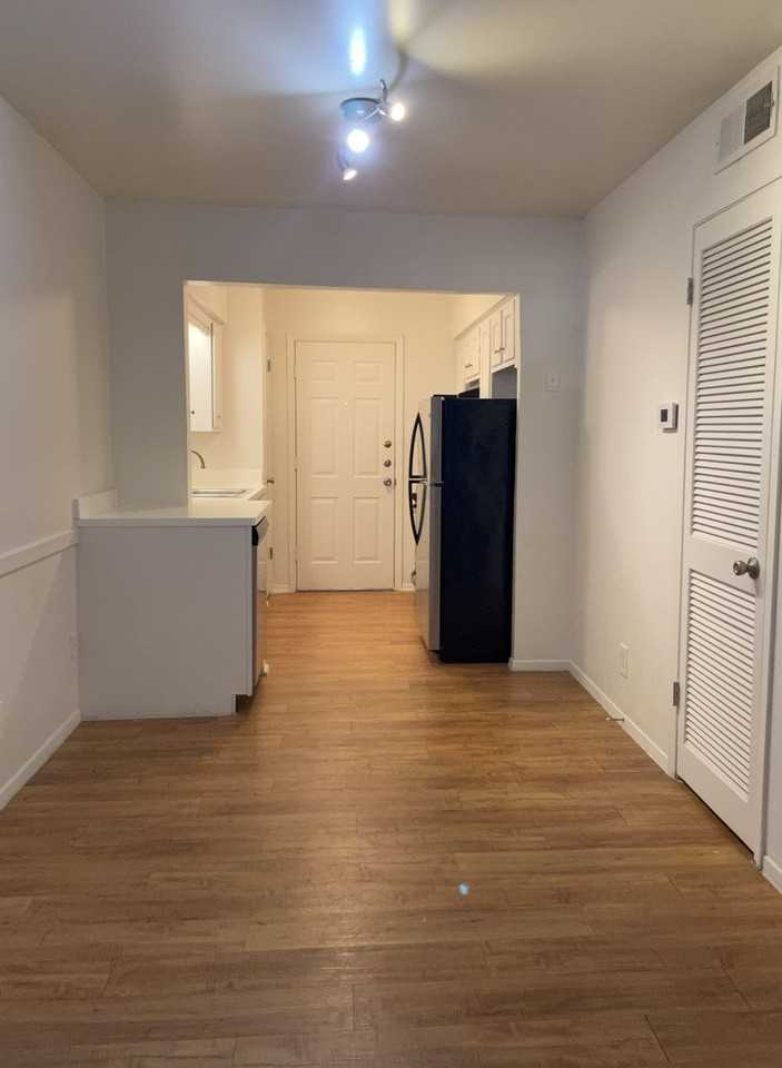 Tarrytown Flats - Photo 6 of 31