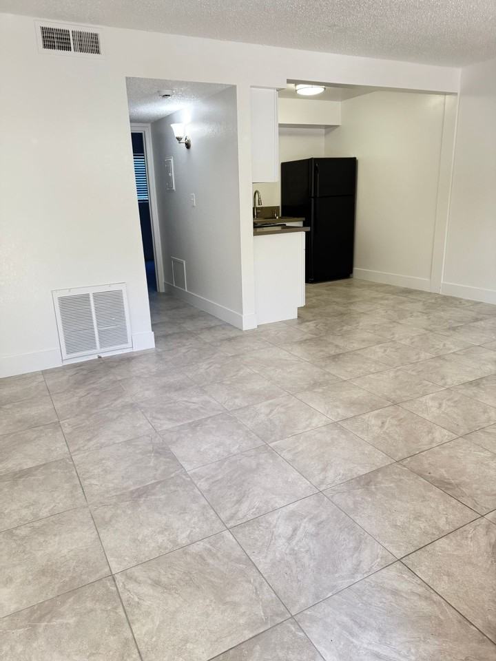 Ambassador Apartments - Photo 3 of 33