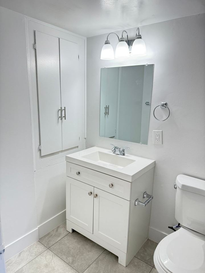 Ambassador Apartments - Photo 6 of 9