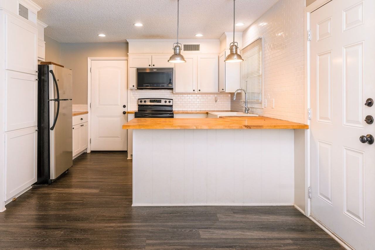 5420 14th St - Photo 5 of 18