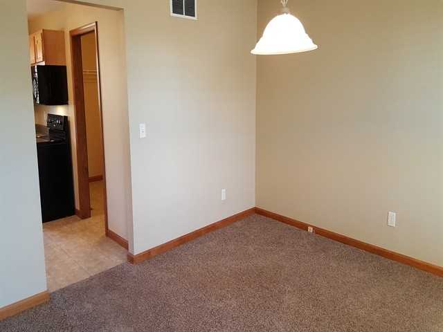 1300 Blue Jacket Dr - Photo 3 of 14