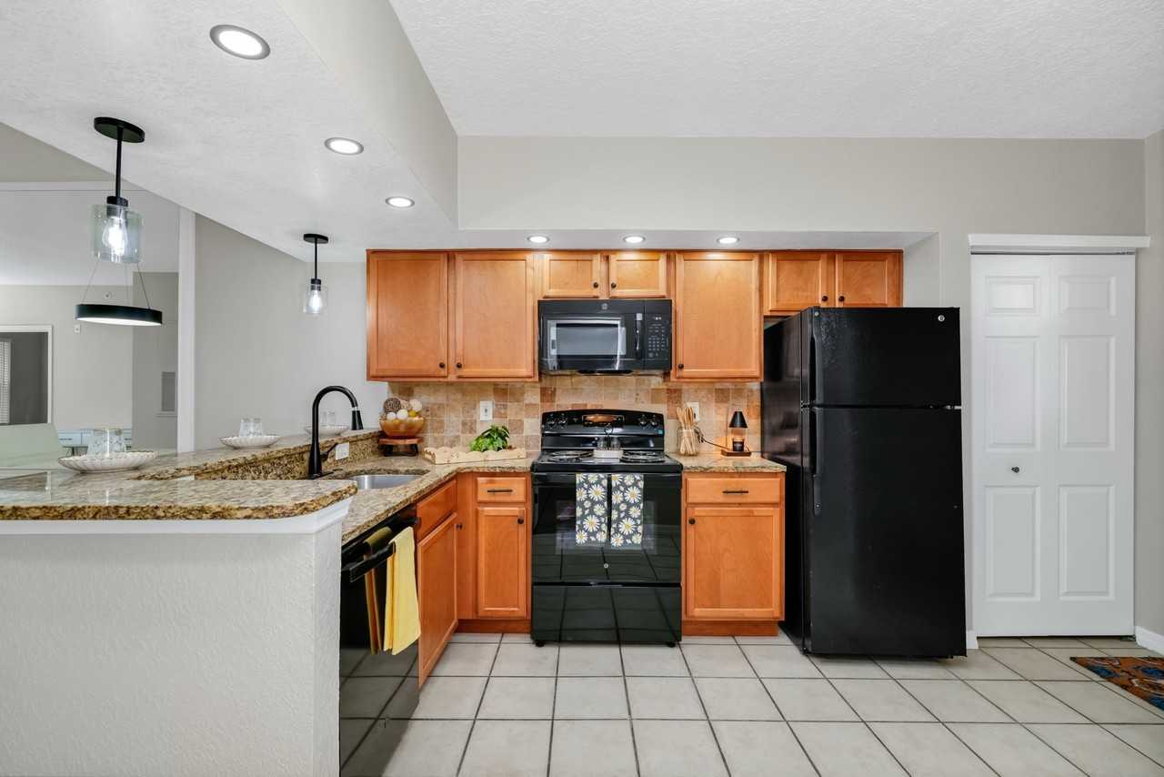 Kyngs Point I - Photo 2 of 50