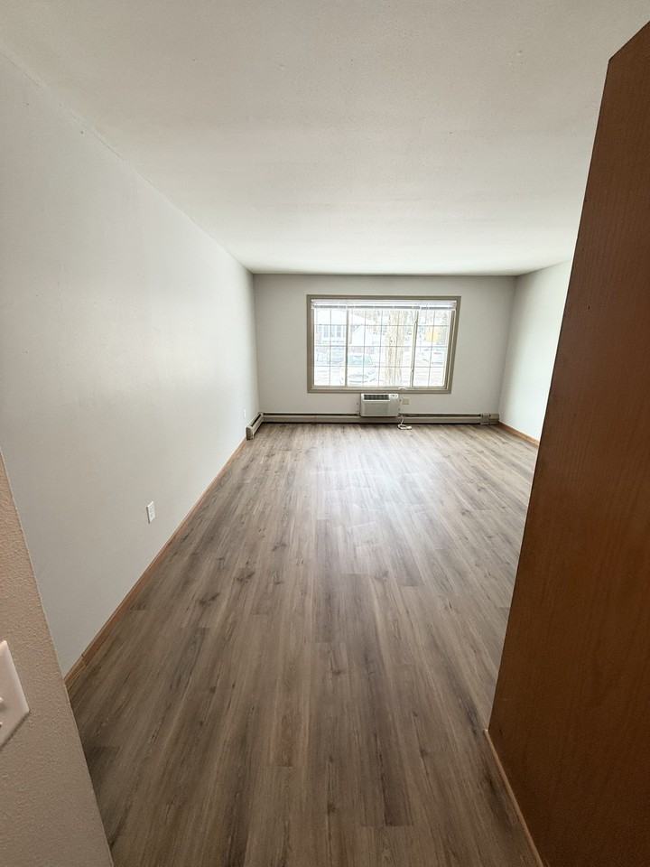 Middleton Commons - Photo 7 of 43