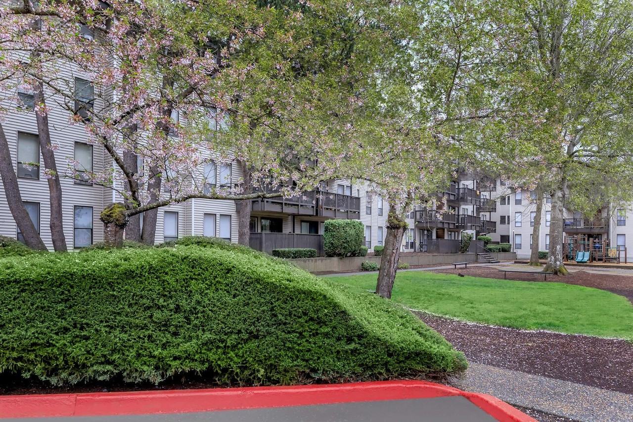 10433 SE Kent Kangley Rd - Photo 5 of 33