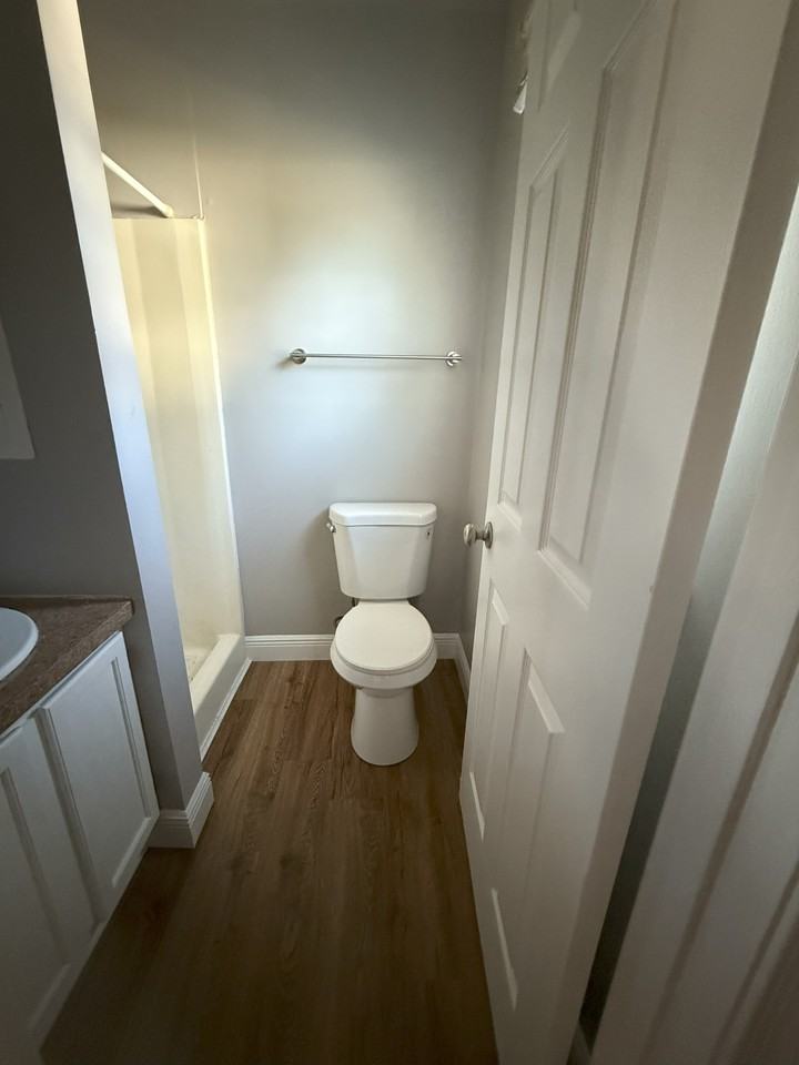 41 Peters Avenue - Photo 7 of 8