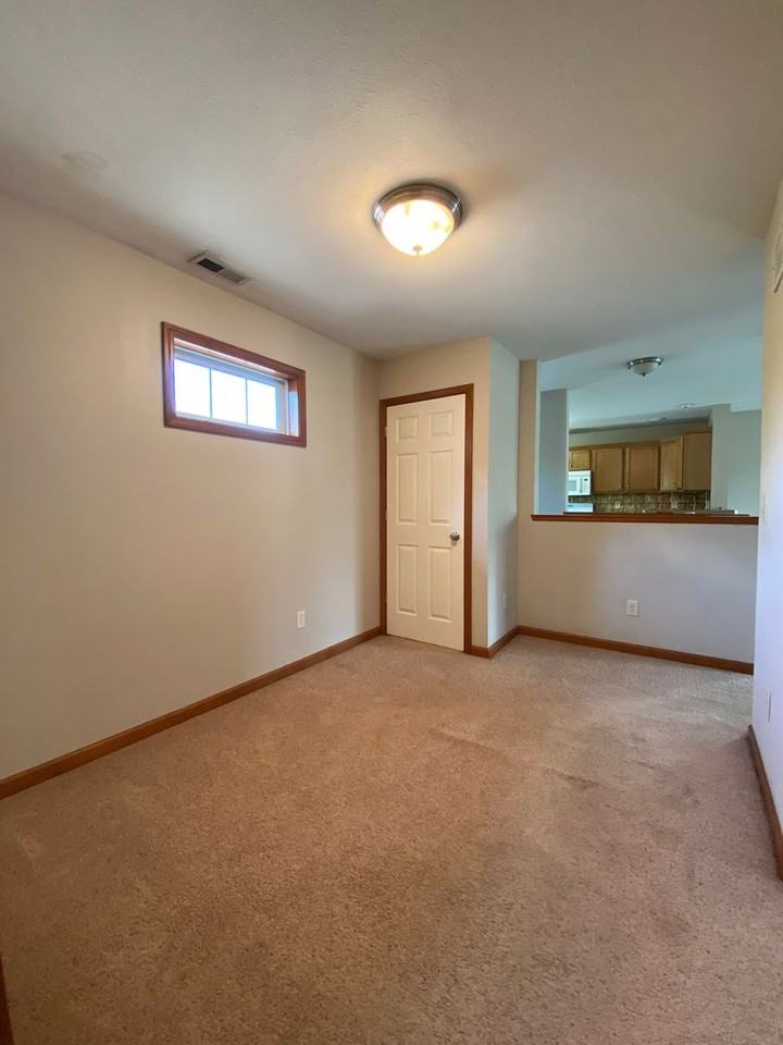 146 Tulip Blvd - Photo 6 of 17