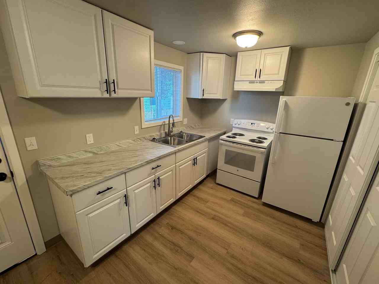 1716 Applegate St #1 - Photo 4 of 10