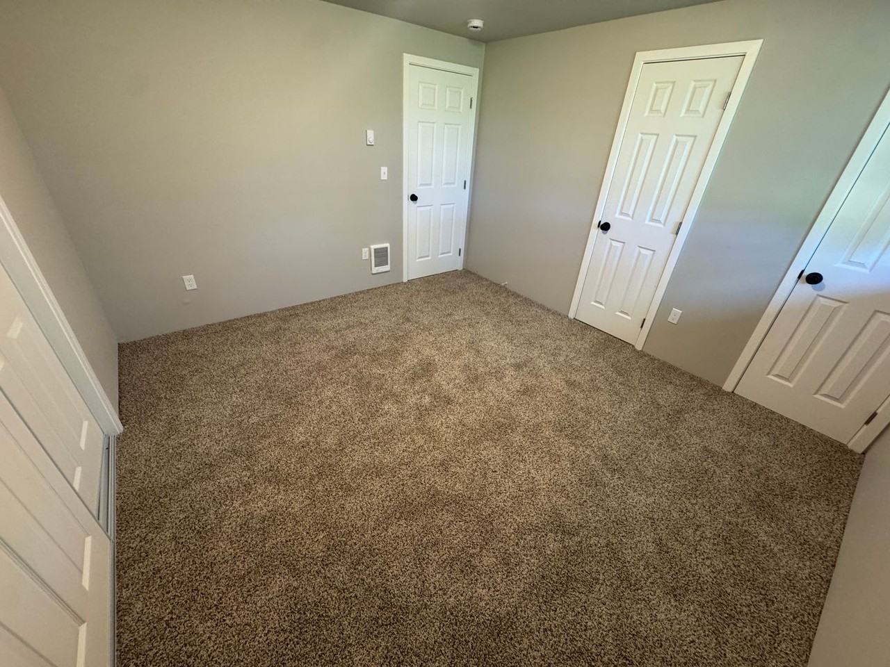 1716 Applegate St #1 - Photo 5 of 10