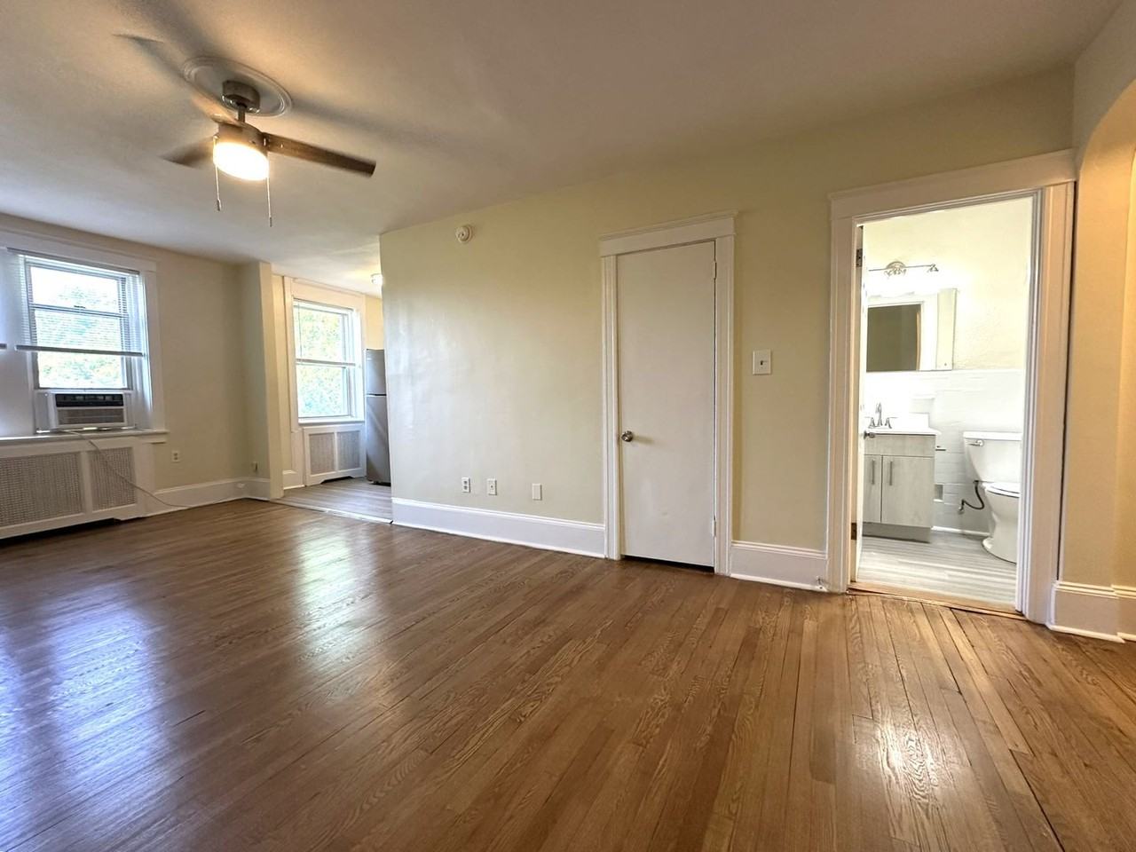 2809 W Queen Ln - Photo 7 of 39