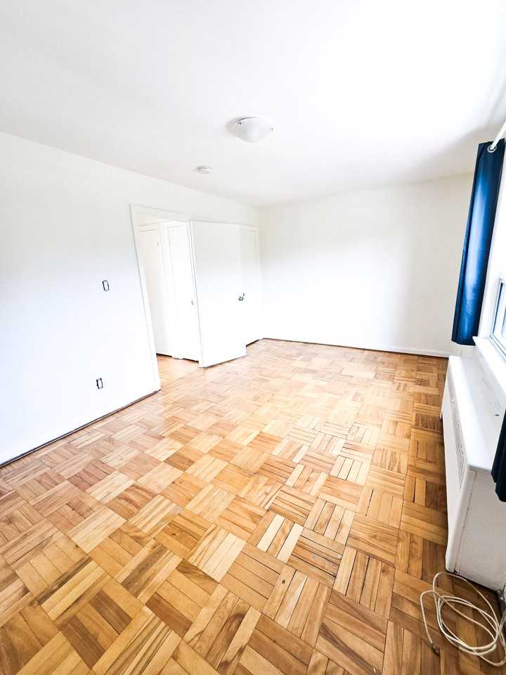 2844 Bloor Street West #11 - Photo 5 of 11