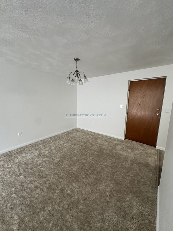 181 Lexington St #24 - Photo 6 of 10