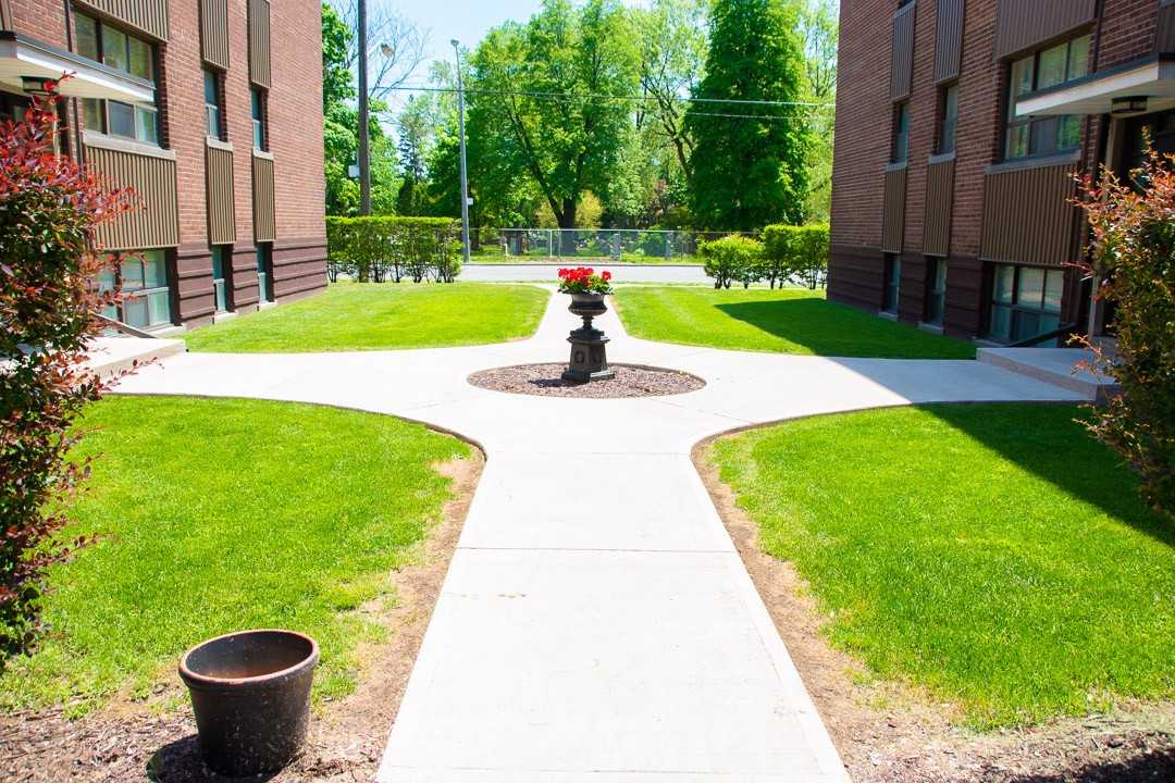 2844 Bloor Street West #11 - Photo 7 of 11