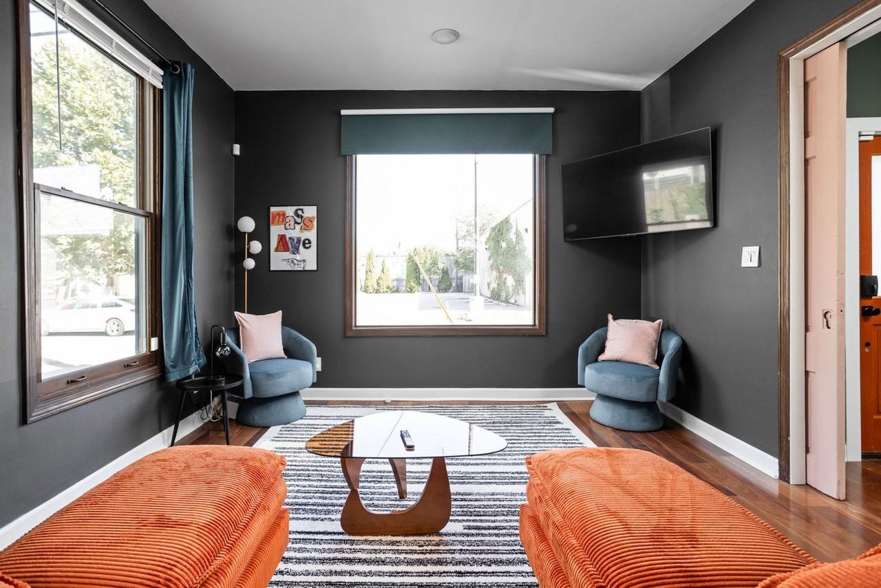 525 E North St #1303767P - Photo 2 of 43